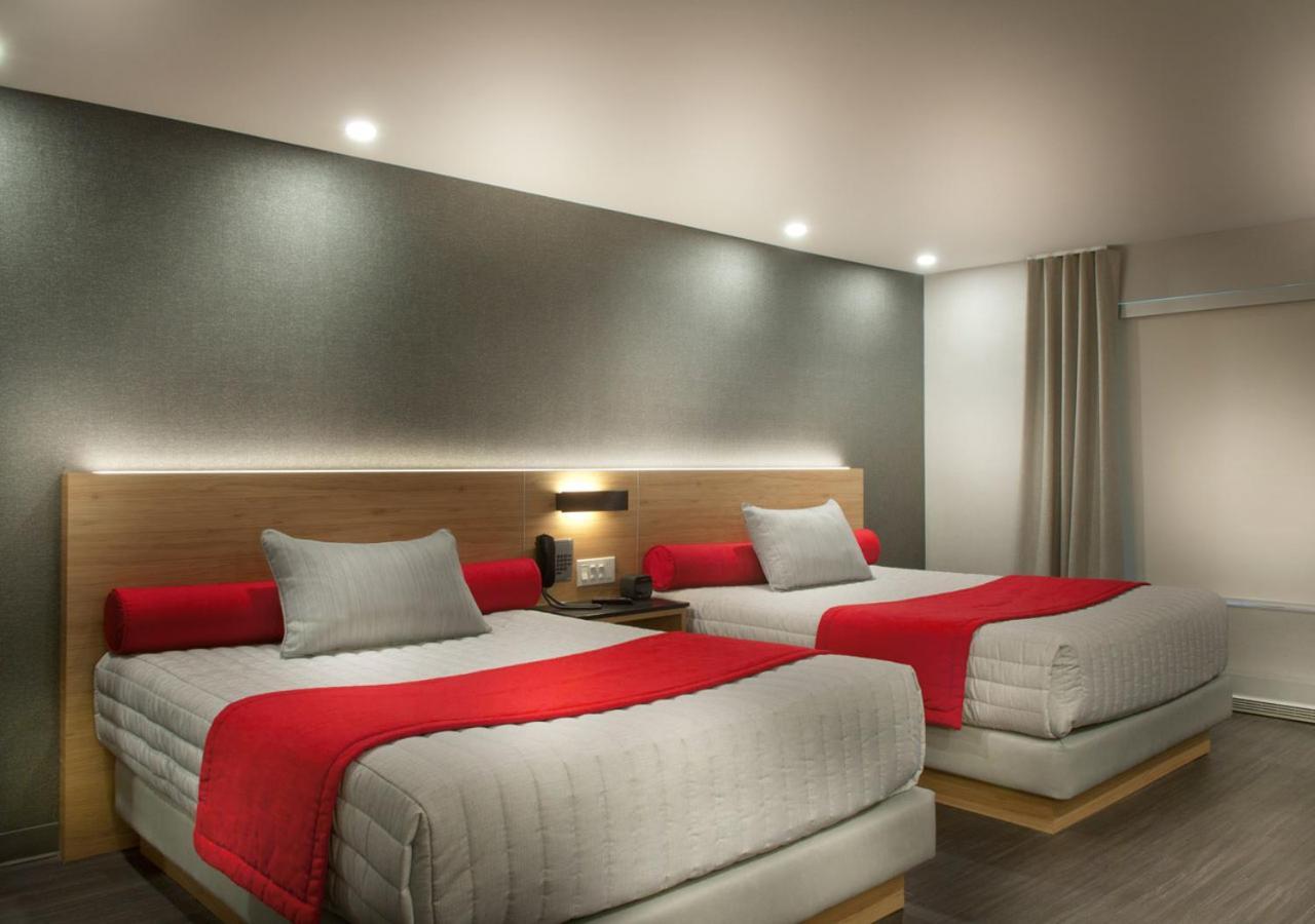 Ramada By Wyndham Laval Hotell Exteriör bild