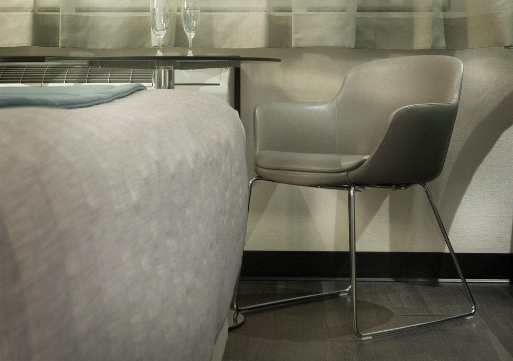 Ramada By Wyndham Laval Hotell Exteriör bild